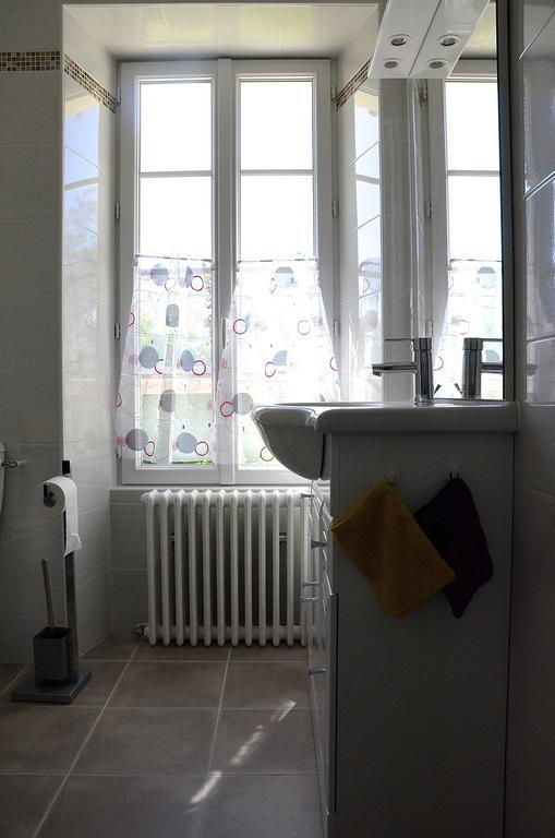 Le Vieux Noyer Bed and Breakfast Saint-Maurice-de-Tavernole Rum bild